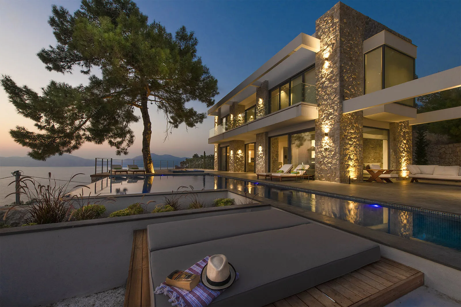 Villa Ora Blue