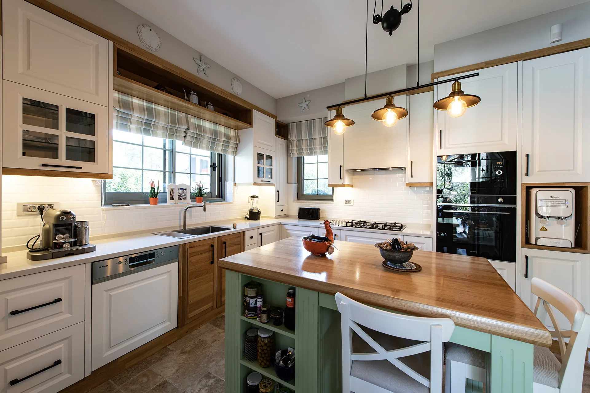 Villa West — 2