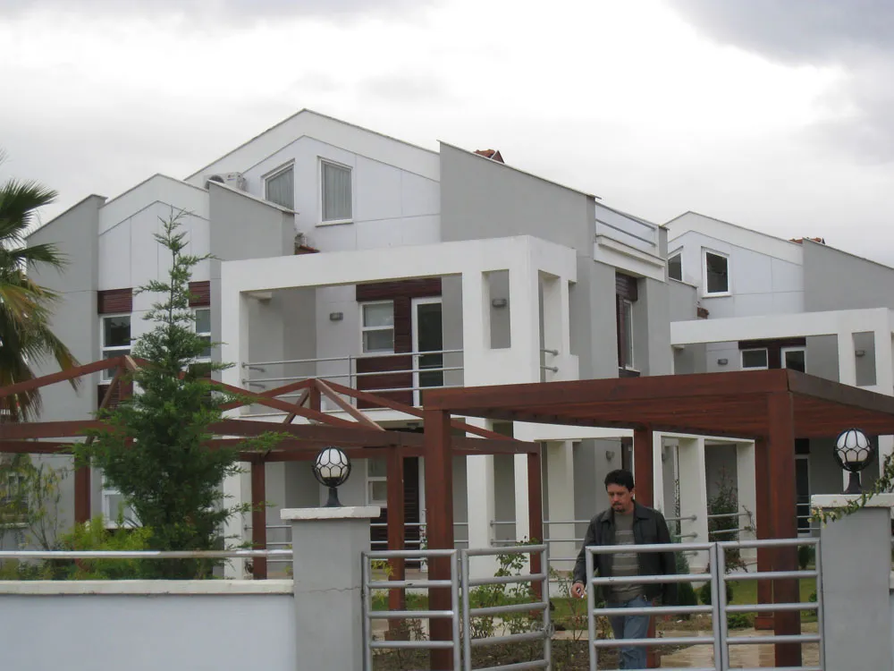 Waterside Apartments — 4
