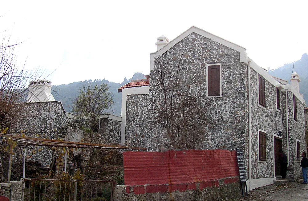 Eric & Blythe House — 5